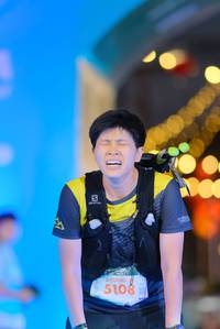 BIB: 5108, 400
                            <button type="button" onclick="openModal(21769021)" class="btn btn-primary btn-sm float-right btn-popup" data-toggle="modal" data-target=".modal-high-quality">
                        <i class="fas fa-shopping-cart"></i> Add to Cart
                    </button>
                                            <button type="button" onclick="isThisMe(21769021, true)" class="btn btn-success btn-sm float-right btn-popup btn-isme hidden" data-toggle="tooltip" data-placement="bottom" title="นี่คือรูปของคุณใช่ไหม คลิกที่นี่เพื่อเอาเข้าอัลบั้ม">
                        <i class="fas fa-plus"></i> Add to album
                    </button>
                    <button type="button" onclick="isThisMe(21769021, false)" class="btn btn-warning btn-sm float-right btn-popup btn-isnotme hidden">
                        <i class="fas fa-ban"></i> Remove from album
                    </button>